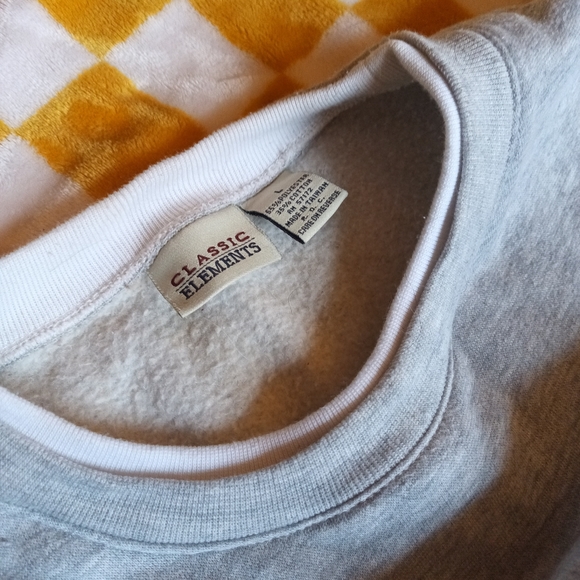 Vintage Grandma Embroidered Sweater - Picture 4 of 7